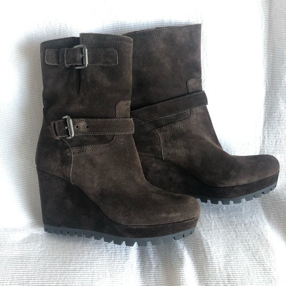 Prada boots - Picture 1 of 6